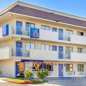 2* Hotel 6-phoenix, Az - West
